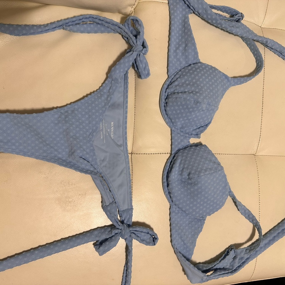 Mennillo Bikini - Picture 2 of 2